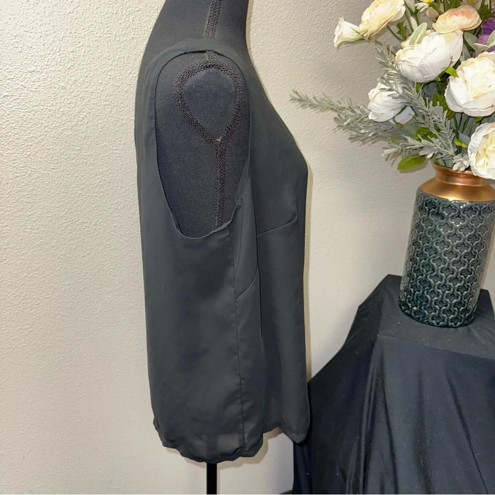 Josephine Woman Black Chiffon Sleeveless Blouse Classic Flowy Top - Picture 3 of 8